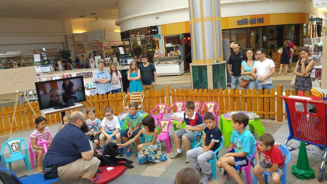 Câini Dog Assist în vizită la centre comunitare